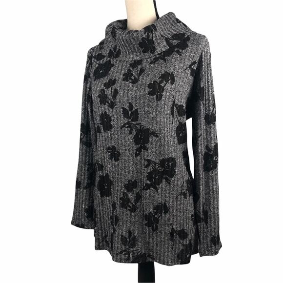 Tribal Rose Print Turtleneck G/L - Picture 1 of 6